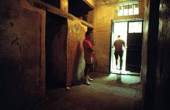 Vue interieure lupanar de Pompei